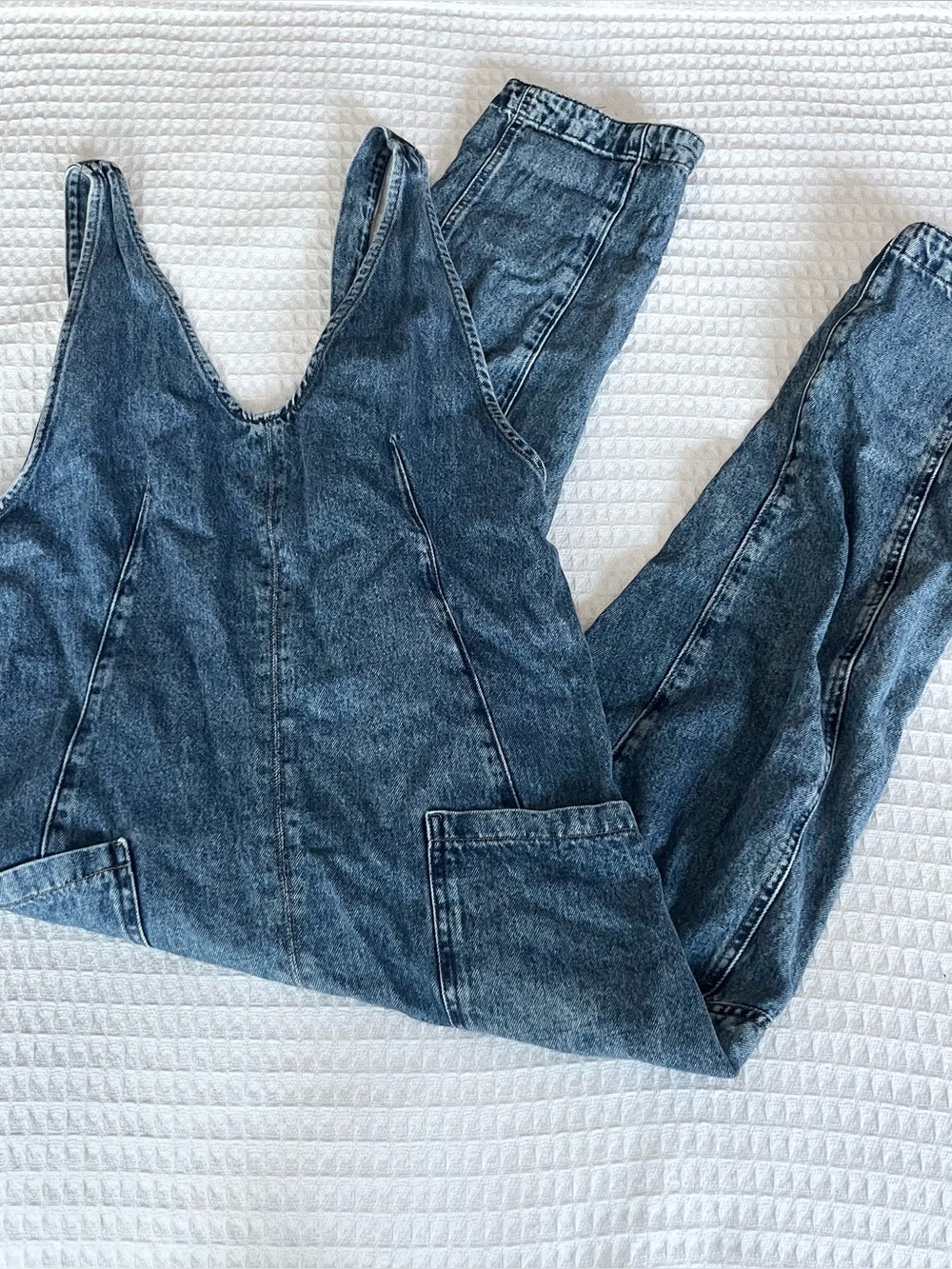 We The Free Indigo Blue Denim Women's Overalls medium